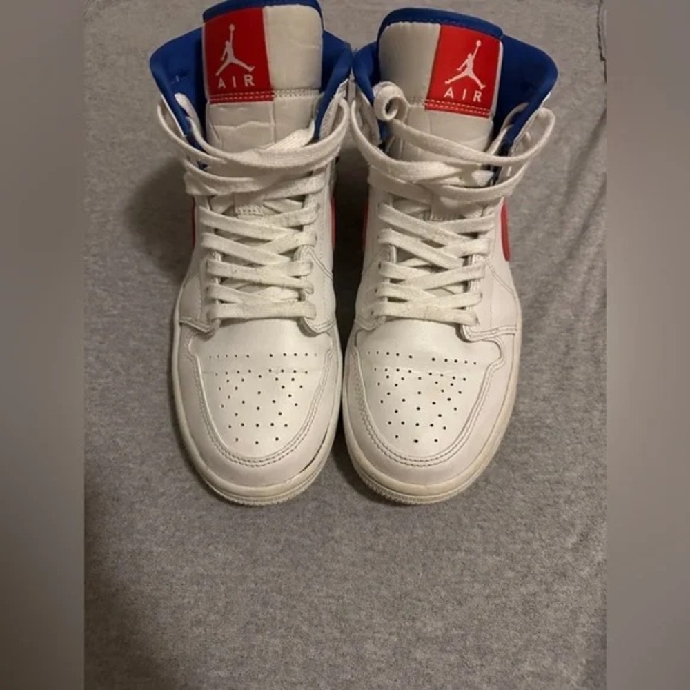 (Unisex) Nike Air Jordan 1 Mid DH0200-100